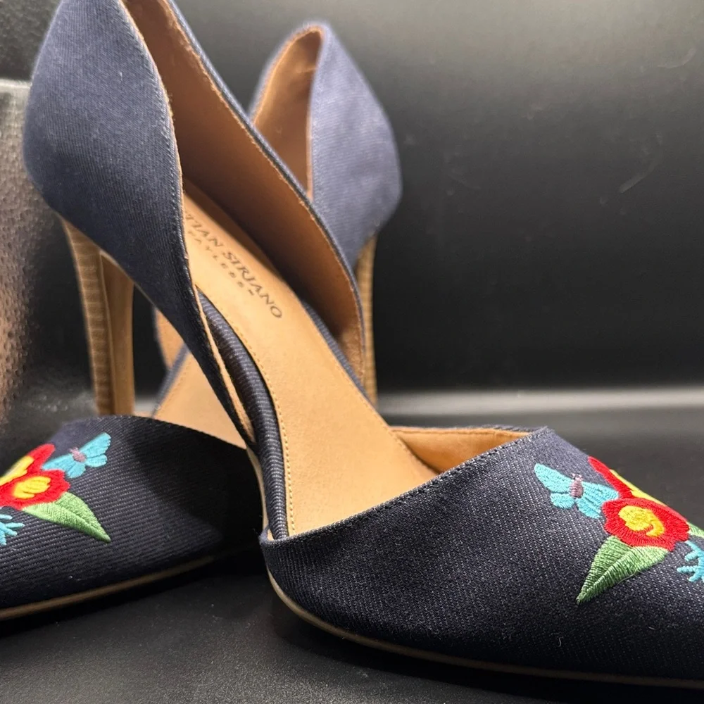 Christian Siriano Navy Heels with Floral Embroidery - Picture 6 of 7